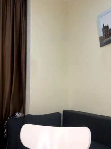 Polli_Kiss live screenshot 2025-09-28 22:34:20