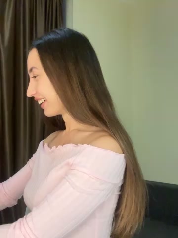 Polli_Kiss live screenshot 2025-09-30 15:44:04