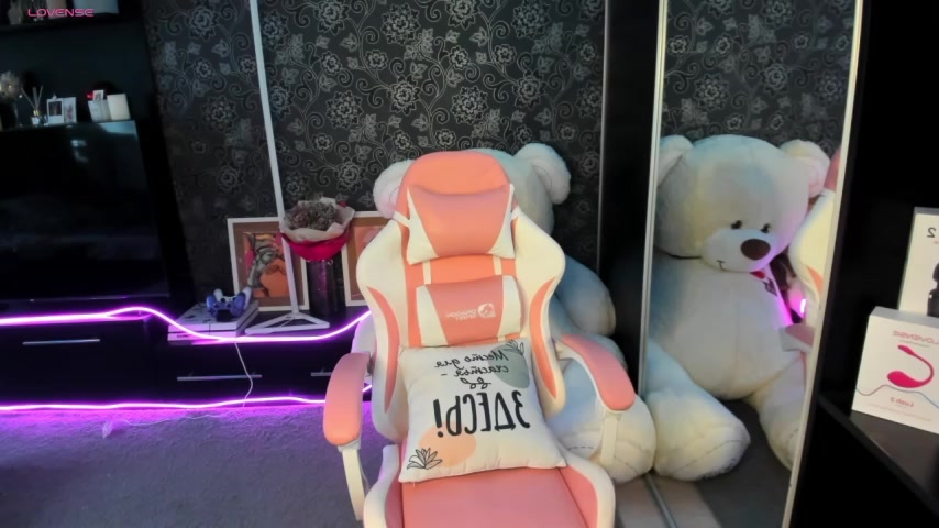 Queen_baby live screenshot 2025-09-29 05:55:12