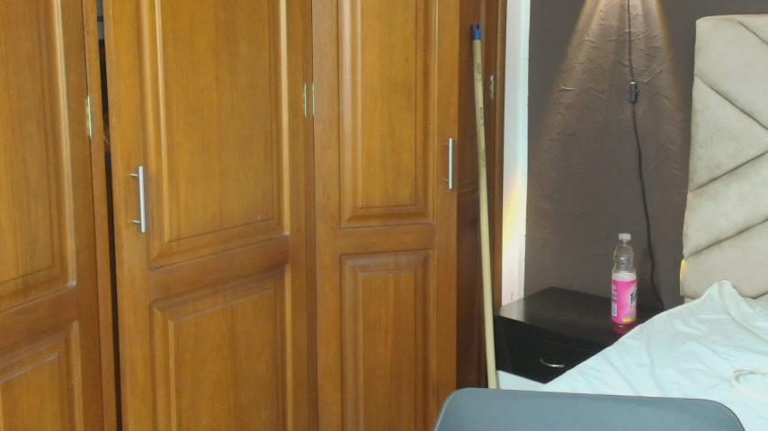 Raquel_jones live screenshot 2025-09-29 19:35:00