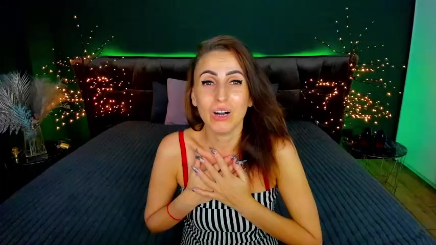 Rebecca_Diamond live screenshot 2025-09-22 10:32:00