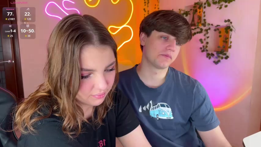 RobertAndLinela live screenshot 2025-10-06 08:18:19