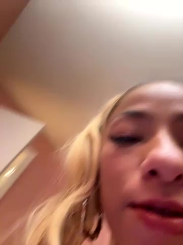 RosexxGoldxx live screenshot 2025-11-11 01:20:12