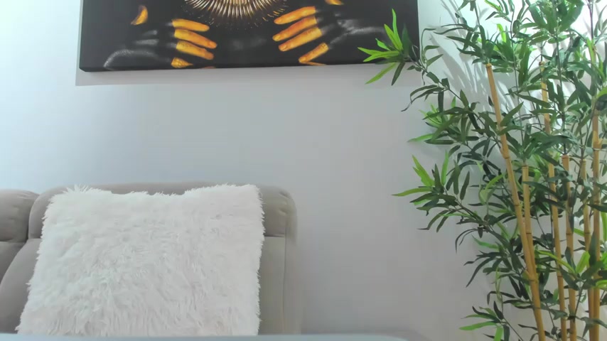 Russian_Ava live screenshot 2025-10-26 19:21:50