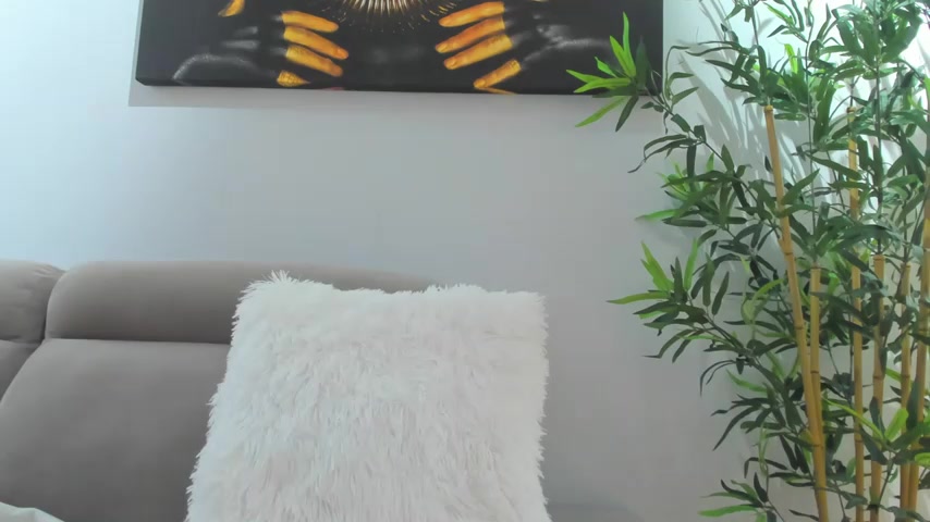 Russian_Ava live screenshot 2025-10-26 19:55:49