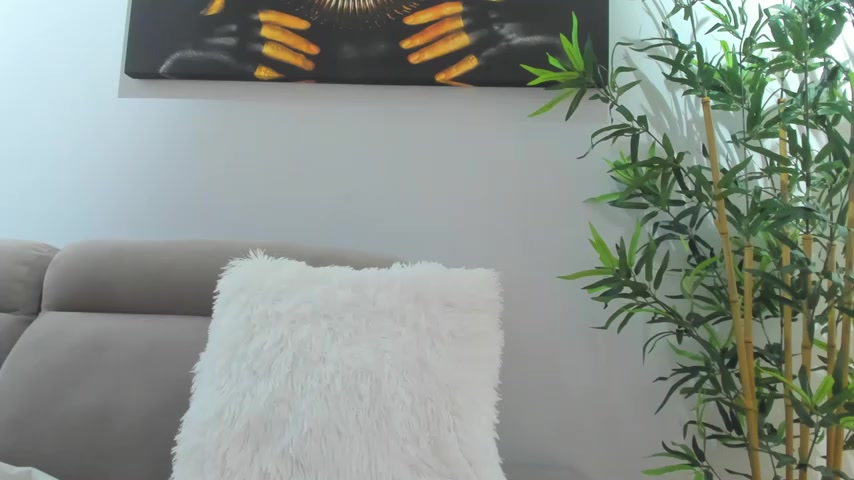 Russian_Ava live screenshot 2025-10-26 19:56:51