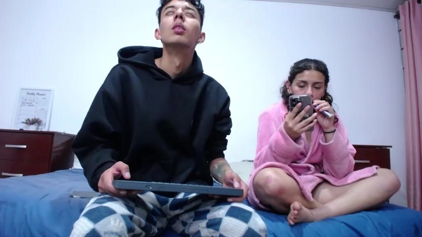 Sarabubbie live screenshot 2025-10-21 06:46:24