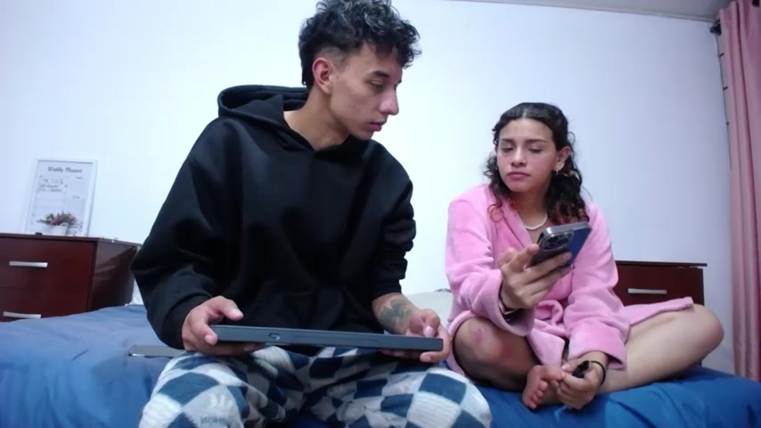 Sarabubbie live screenshot 2025-10-21 06:48:24