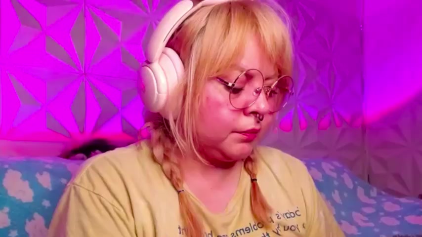 Satyn_doll live screenshot 2025-10-08 03:42:56