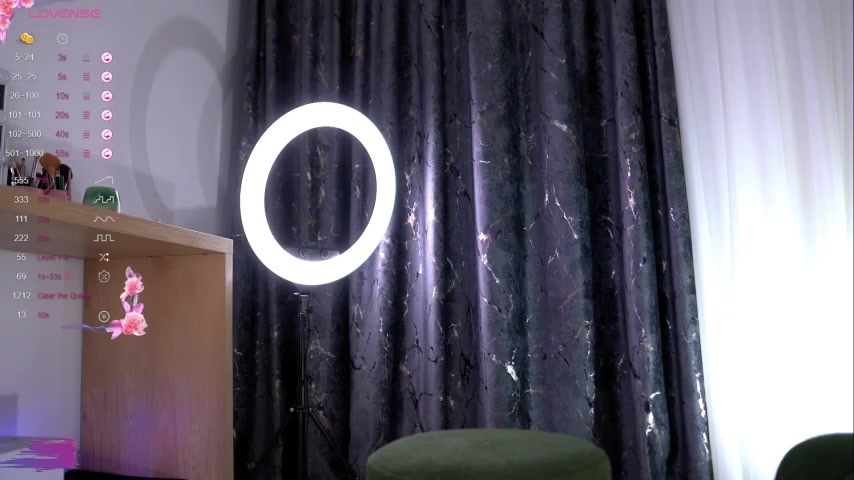 Serene_Sophiex live screenshot 2025-09-28 22:34:01
