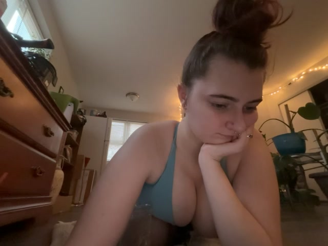 Snowbunnycake_131 live screenshot 2025-10-28 21:48:29