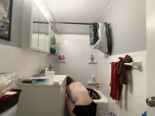 Snowbunnycake_131 live screenshot 2025-11-03 22:46:01