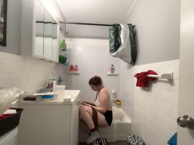 Snowbunnycake_131 live screenshot 2025-11-03 23:24:36