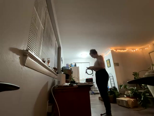 Snowbunnycake_131 live screenshot 2025-11-04 00:01:03