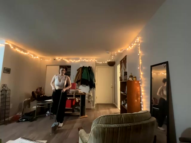 Snowbunnycake_131 live screenshot 2025-11-04 00:18:26