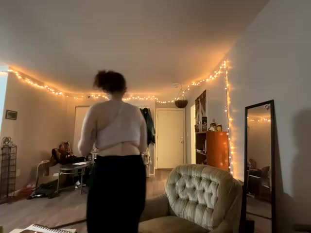 Snowbunnycake_131 live screenshot 2025-11-04 00:24:25