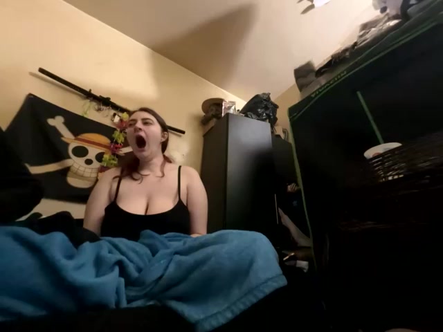 Snowbunnycake_131 live screenshot 2025-12-10 17:32:52