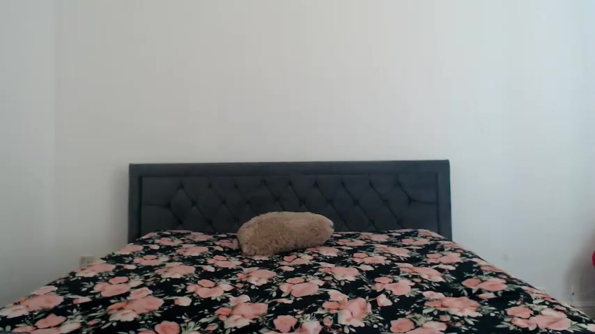 Stella_John live screenshot 2025-10-06 08:22:34