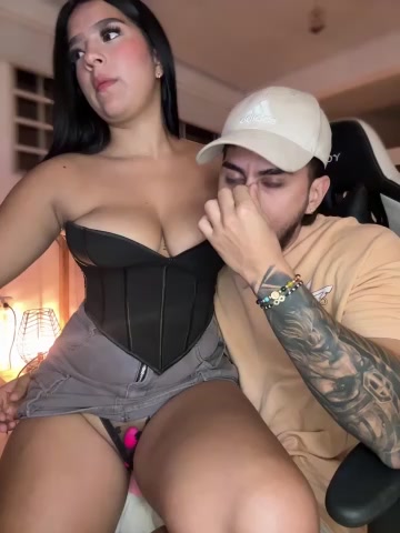 Tomas_Olivia live screenshot 2025-12-03 07:39:34