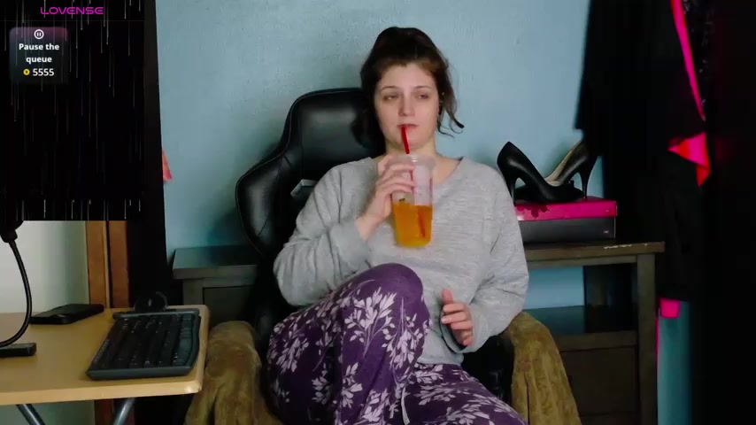 TreeJeanne live screenshot 2025-10-08 03:50:28