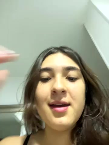 Valentina_ro live screenshot 2025-11-02 03:38:49