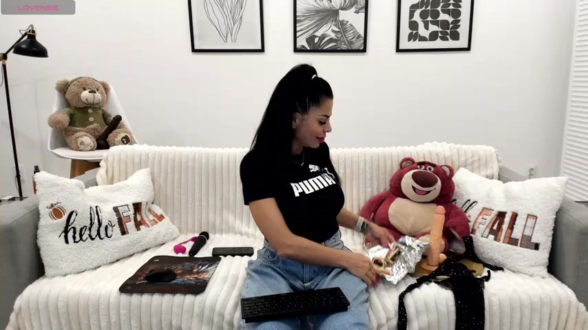 VanesaCharm live screenshot 2025-09-21 17:59:33