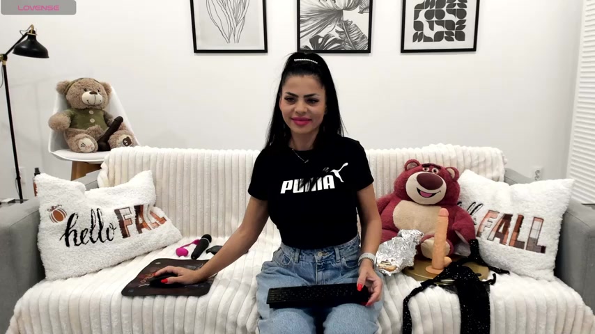 VanesaCharm live screenshot 2025-09-21 18:06:38