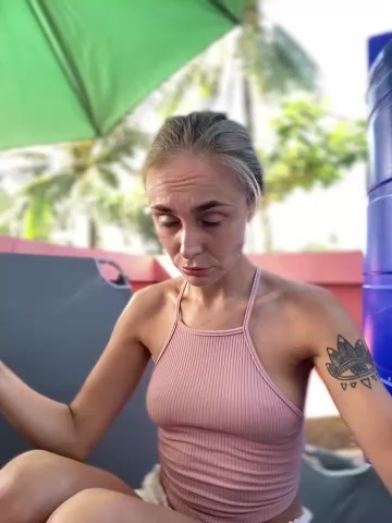 White_mistress live screenshot 2025-09-23 02:13:03