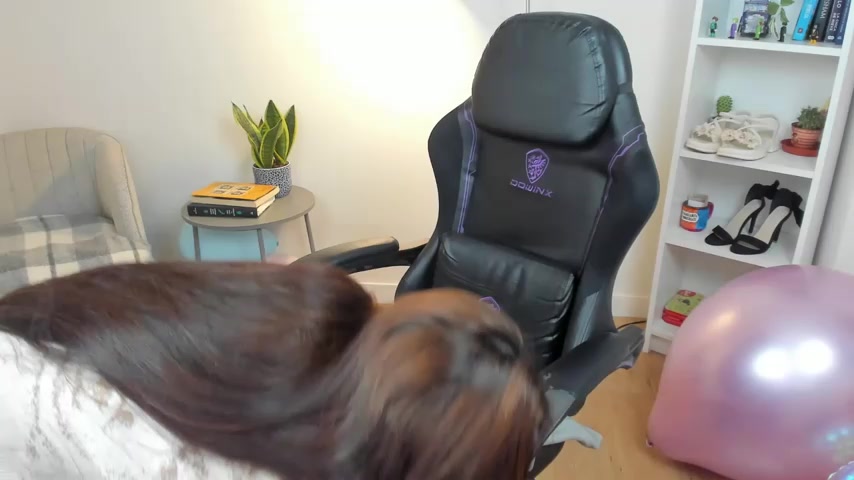 _BellaEvans_ live screenshot 2025-09-30 08:49:47