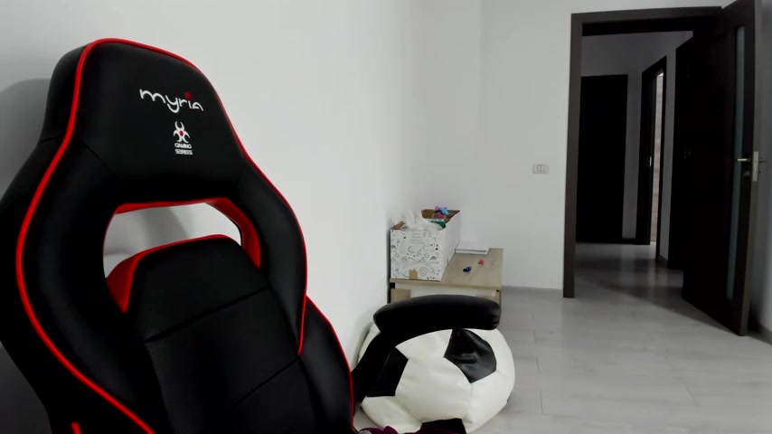 amiraisa11 live screenshot 2025-10-07 06:21:49