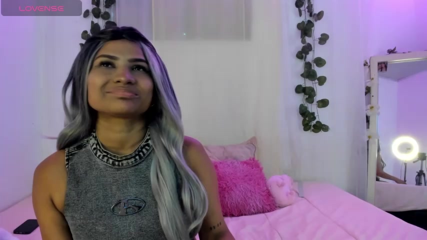 catalina_and_roger live screenshot 2025-09-30 22:08:35