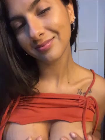 chicachocolate01 live screenshot 2025-11-04 03:48:14