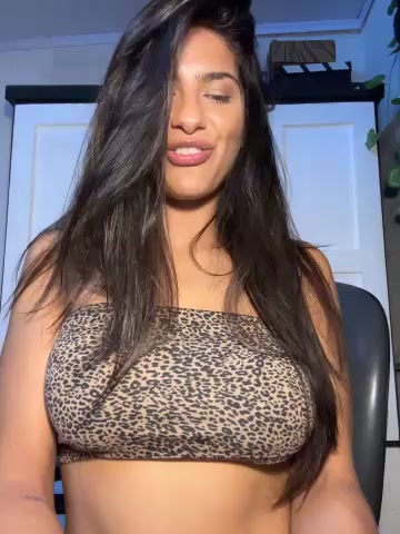 chicachocolate01 live screenshot 2025-12-14 04:37:33