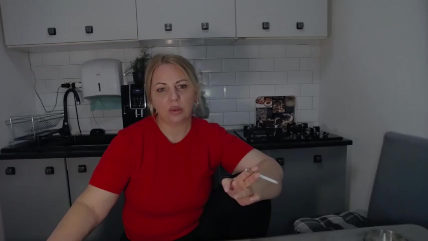 erikaerika live screenshot 2025-09-29 09:58:27