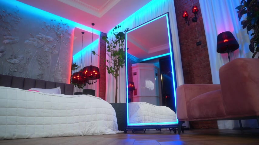 eva_fashionista live screenshot 2025-10-07 07:33:51