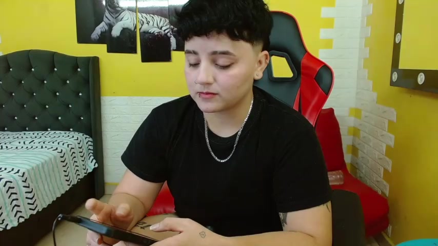 isabeautyx19 live screenshot 2025-10-24 05:37:19