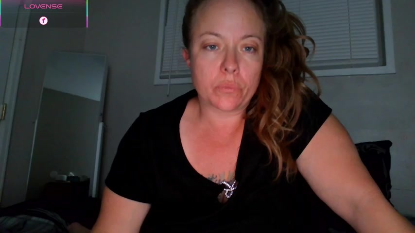 julimonroe live screenshot 2025-10-08 03:41:56