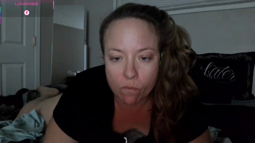 julimonroe live screenshot 2025-10-08 03:46:57