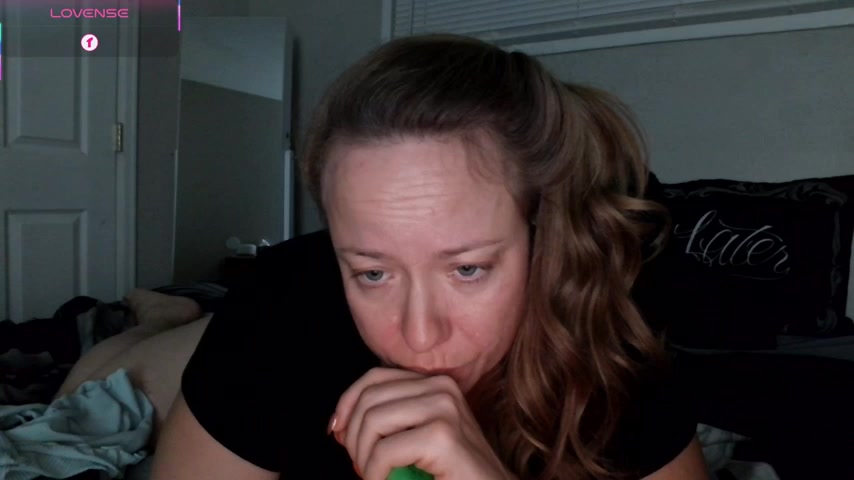 julimonroe live screenshot 2025-10-08 03:48:58