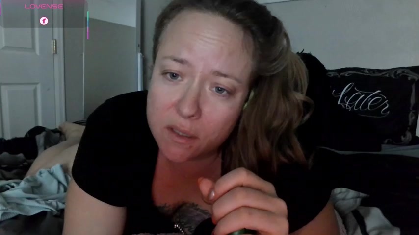 julimonroe live screenshot 2025-10-08 03:49:58