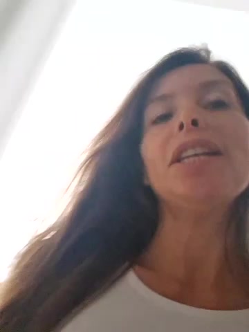 karina_warthon live screenshot 2025-08-23 15:16:59
