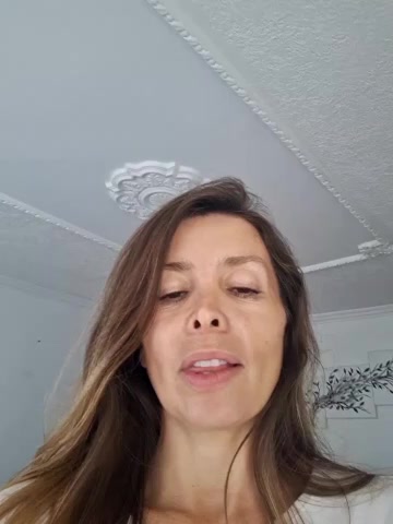 karina_warthon live screenshot 2025-08-23 15:18:31