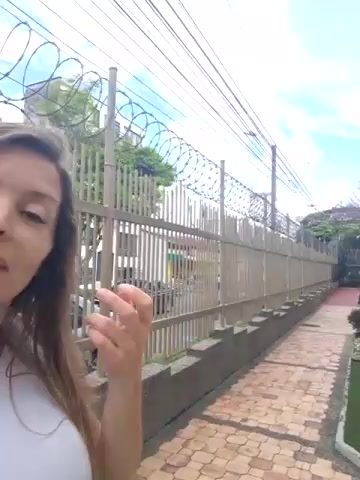 karina_warthon live screenshot 2025-08-23 15:20:03