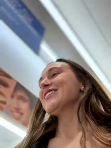 lunagirl13 live screenshot 2025-10-29 21:42:43