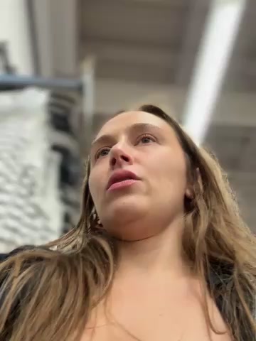 lunagirl13 live screenshot 2025-11-19 22:38:26