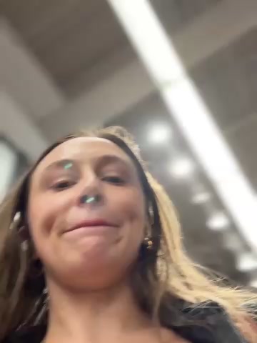 lunagirl13 live screenshot 2025-11-19 22:39:23