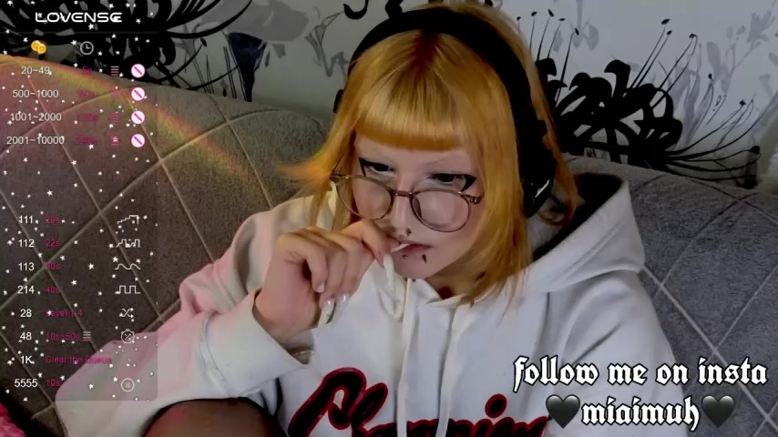 mia__yui live screenshot 2025-08-25 02:48:05