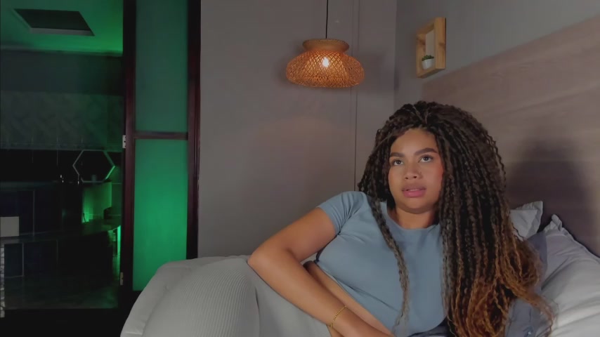 nayah__ live screenshot 2025-09-30 01:02:15