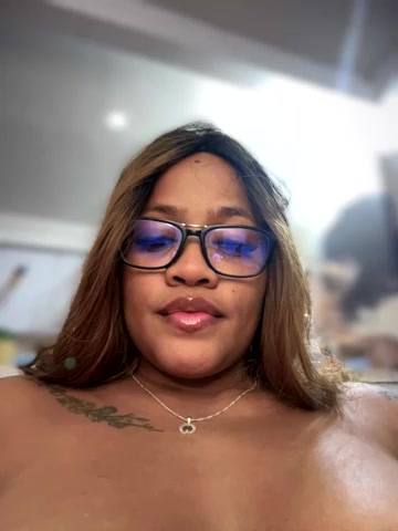 riri_brunnete live screenshot 2025-09-29 06:04:08