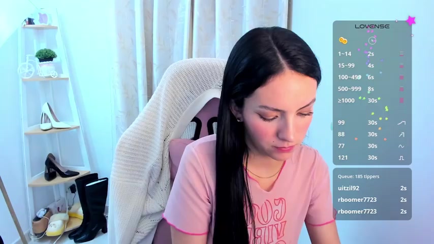 sarah_saenz_ live screenshot 2025-11-22 10:51:08